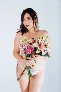 Amber__Davis Sensuality and flowers Pic 3