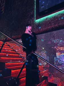 Resting de TianaPosh  2 Imagens