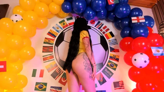miel_gomez WORL MIEL Pic 3