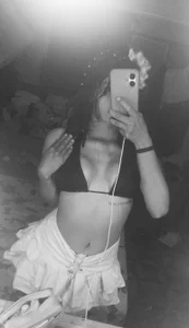 isa-cute8 Public Foto