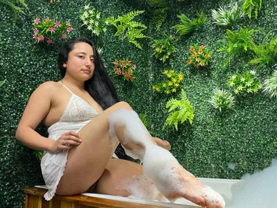 Samanta_Fischer Relaxing day in the hot tub รูป  4