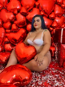 EmmaSymon Valentine's day Pic 8