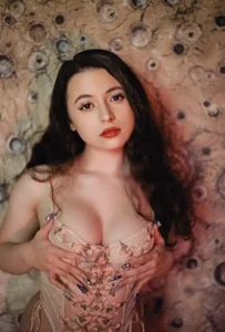 Lina_twin Public Pic 3