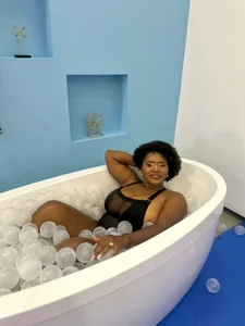 AliciaMiilf kullanıcısının UPS! I feel something🔥 albümü -  2 fotoğraf