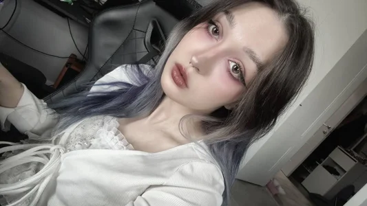 Emmi_Bennett Public Immagine 