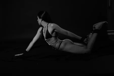 Milan_Rouxx's Bondage and Sumition Sex Photo 1