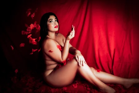 AgathaLynx Happy and horny valentine's day Pic 3