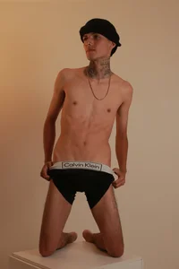 AlexEvanss_'s AlexE Sex Photo 2