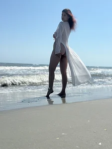 ChloeJMRaeのKissed by the sun and touched by the wavesの 4枚の写真