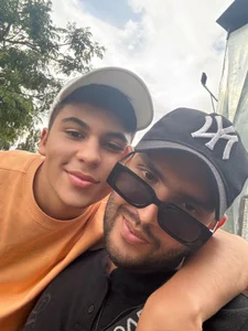 AresAndApolo Public Foto