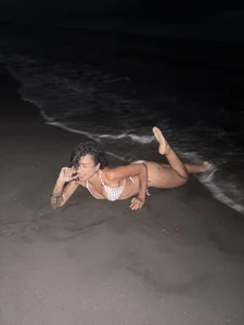 leahaltomm 🦀🐚🌊 Pic 5