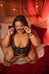 Mikaela_moreau An Unusual Temptation 🖤 Billede 3
