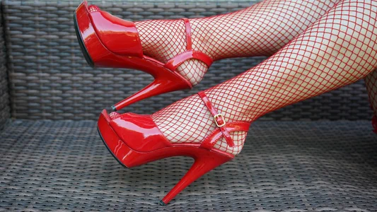 naughtymilaneのMy heelsの枚の写真