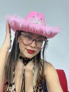 Maddie_and_Chris cow girl Pic