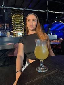 Taiissa_ Friday Plan🍸 slika 6