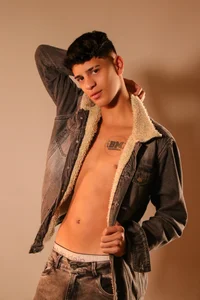 Tyler_RodriguezNot suitable for fragile minds Bild