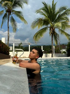 Nick_Twink Travels 🏝️ Pic