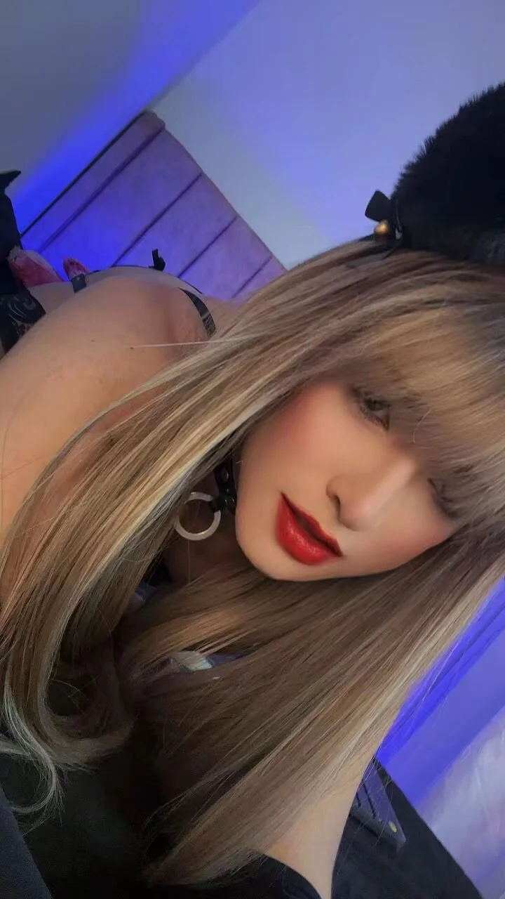 Foto  973 de MaddySmithX – em alta