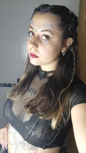 Toxicaxxxx Public  5টি ছবি