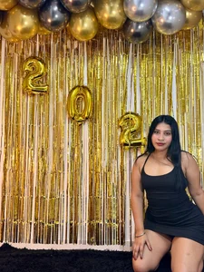 soffiasex68の"This year starts hot — and I’m the reason." 😏✨の 5枚の写真