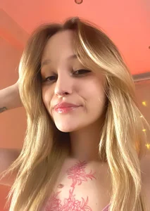 ChristinaWebste ♡ Love Alice ♡ Pic 4