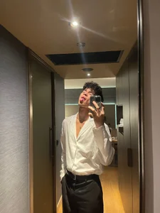 back_thomson WHITE BOY IN CZECH♠️♦️ Immagine  4