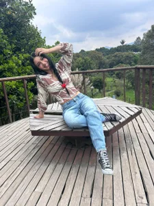 Saturday ☀🌅 de _ArianaToro  2 Imagens