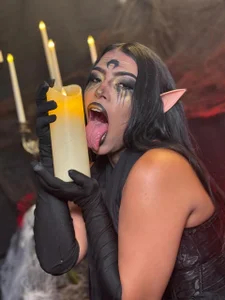 Elven Darkness 🧝🏼‍♀️🌑 de RiriiBrunette__  4 Imagens