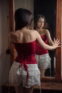 LanaLedger: tight lacing and freedom of desire🌹 ( 4 фото)