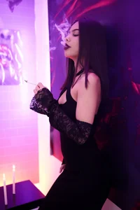 aleesha_cameron02 🍷 Between wine and silence 🍷 Bilde