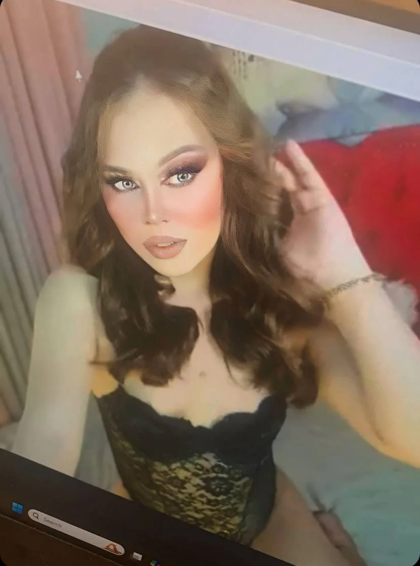 Urgurl_nextdoor Alexa photo Foto 2