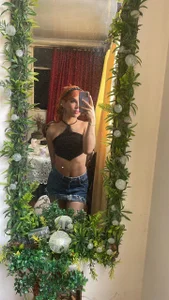 Terra_moonlight i like mirrors 🌵🌷 Immagine 