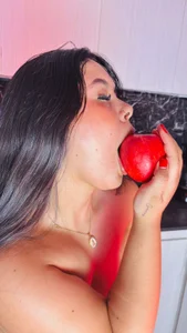 valerymeyerr Do you want to try the enchanted apple? slika 3
