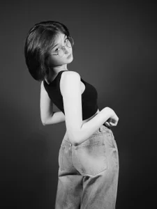 NyvelのPublicの枚の写真