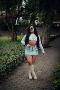 Liaevans__ I'm ready for our date! Pic 4