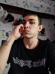 themaykiin18 Nice poses, but the face doesn't help.  3. fénykép