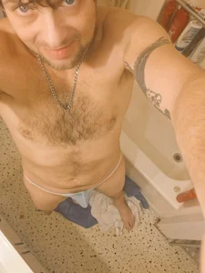 Fuçk i get so hard shown naughty self N wish more realize how sexy af N naughty i👀🩲🤳🤤🍌😋🍑🥴🎥 de ROCKHARDDADDY86  3 photos