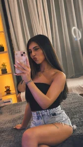 OlliviaRoss Public Pic