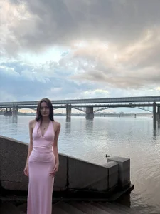 Golden__Whisper How do you like me in a tight dress?) Kuva