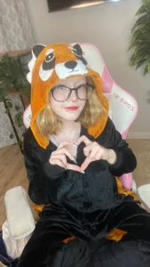 EdythElswick I'm so warm in this suit 사진 2