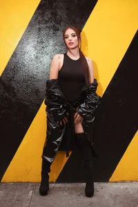 MelanieHudson_ STOP HERE!! Pic 2