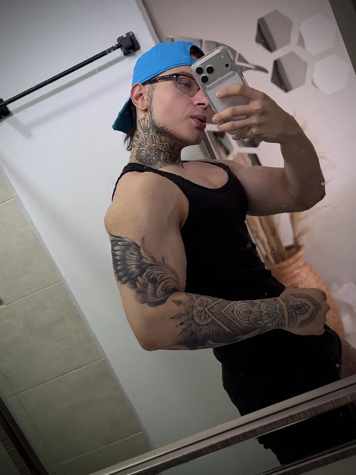 DennisWalkerr adlı kullanıcının viral fotoğrafları:  8623