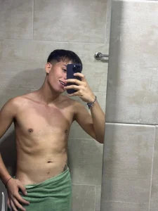 <3 de EVAN_TAY  2 photos