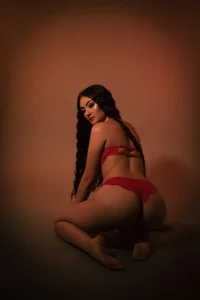 BellaMillers Red Passion 😈 Foto 2