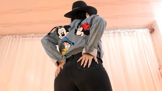 Miah_gomez_ sexy cowgirl girl Immagine  3