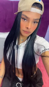 EmmaEbony_ “You make me blush every time you look at me 😳💞” 사진 9