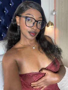 YallianaBrooks: I can be sweet... or quite the opposite 😈 ( 7 фото)