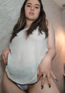 Lianngrace: play with my lingery ( 2 фото)