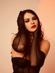 EsterElliott Public Foto 7