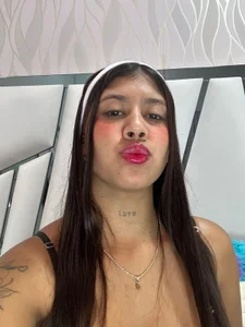 _aurora18_ Imagine my lips covering every corner of your skin 😊❤️‍🔥😘 Pic 2